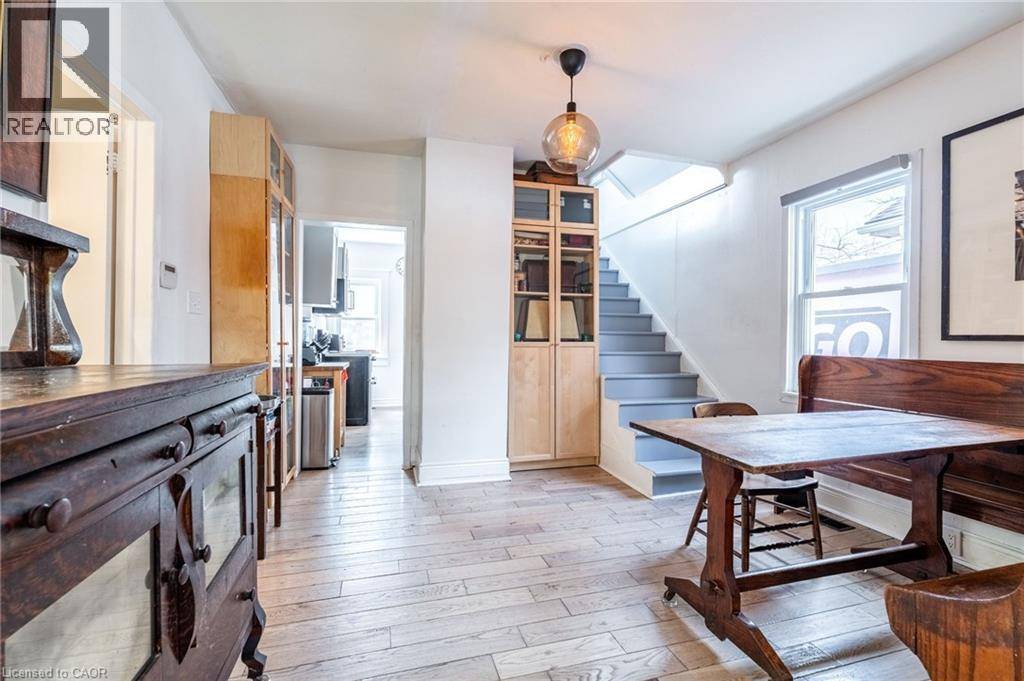 St. Catharines, ON L2R2A4,144 DUFFERIN Street E