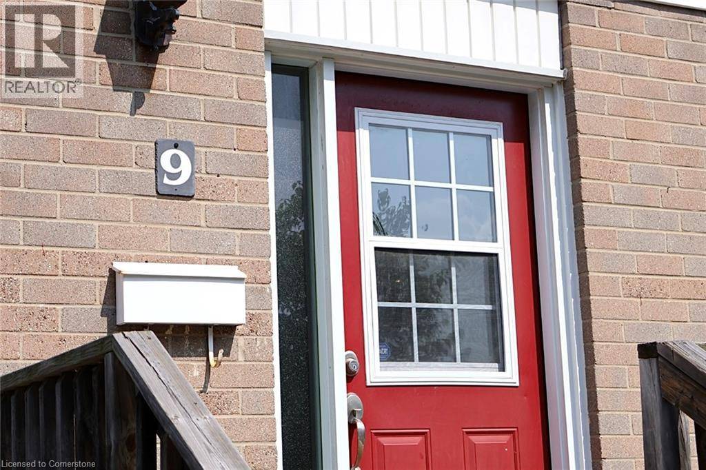 Hamilton, ON L9C6G2,9 DUNCAIRN Court