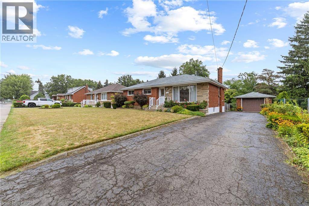 Hamilton, ON L8K2C8,347 HIXON Road