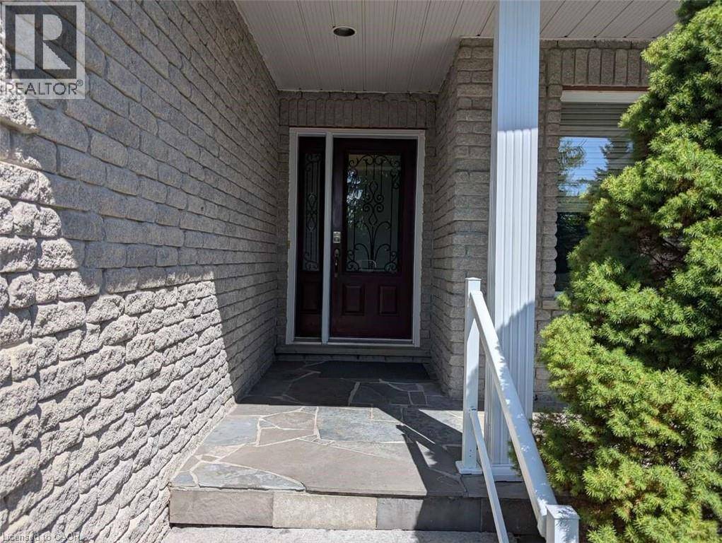 Wasaga Beach, ON L9Z1J8,7 CLUB Court