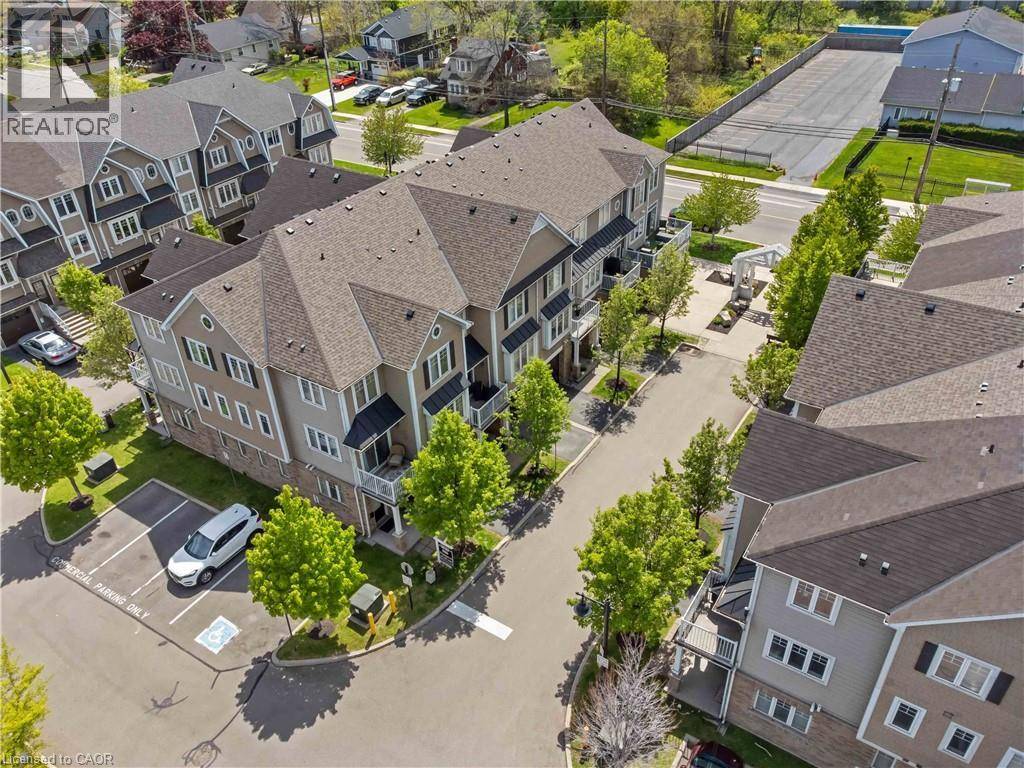 Hamilton, ON L8H6W4,337 BEACH BLVD #25