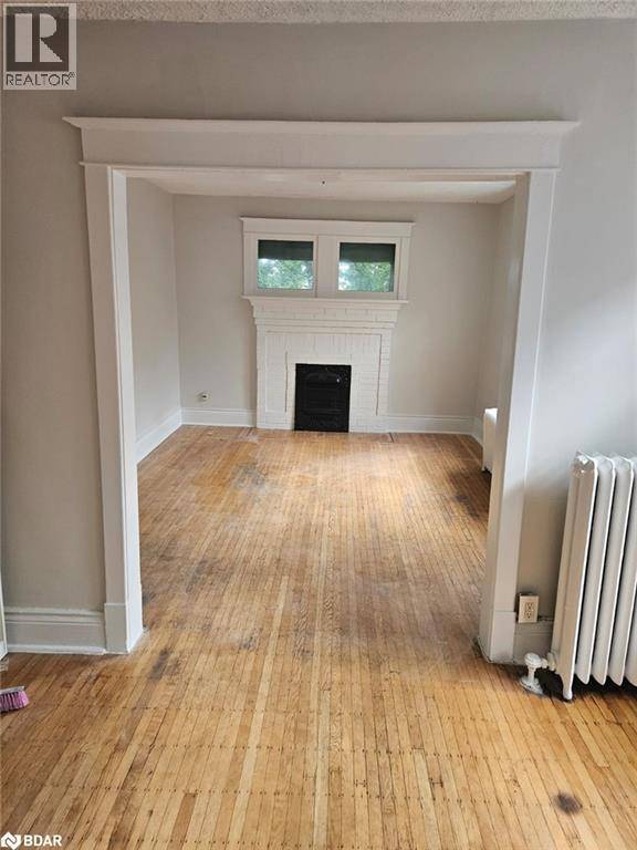 Hamilton, ON L8M1N3,985 MAIN Street E