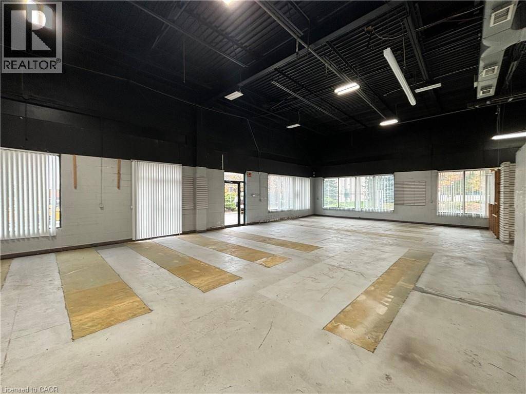 Burlington, ON L7L4X8,919 FRASER DR #1