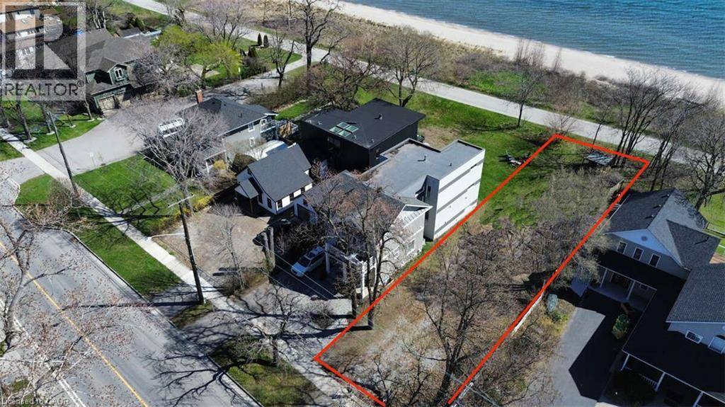 Hamilton, ON L8H6Z7,971 BEACH Boulevard