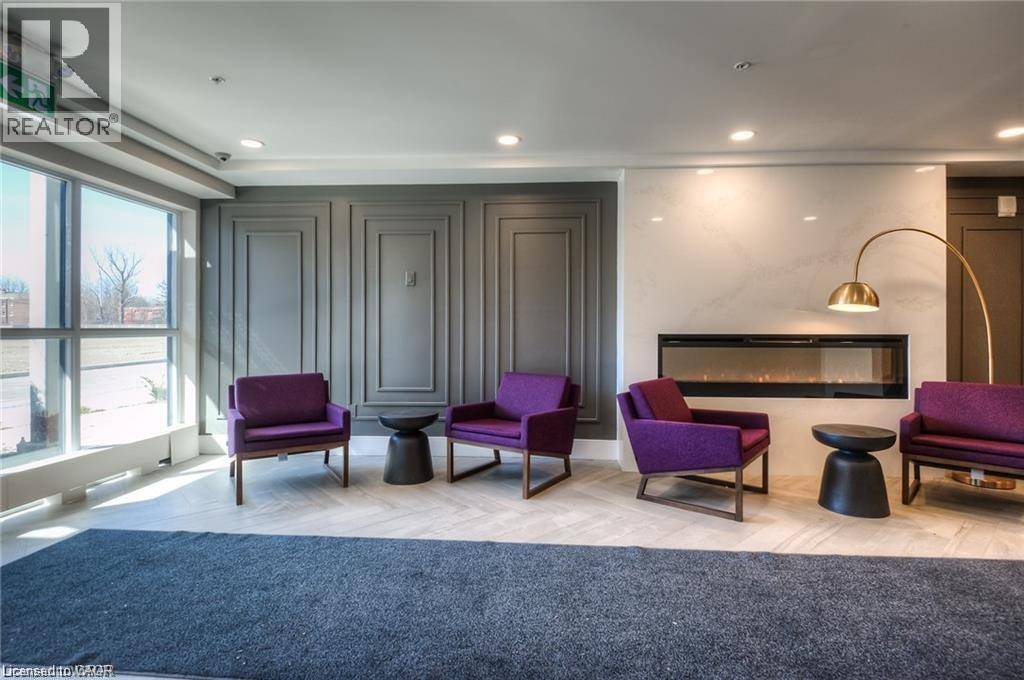 Kitchener, ON N2H0C2,15 PRINCE ALBERT BLVD #213