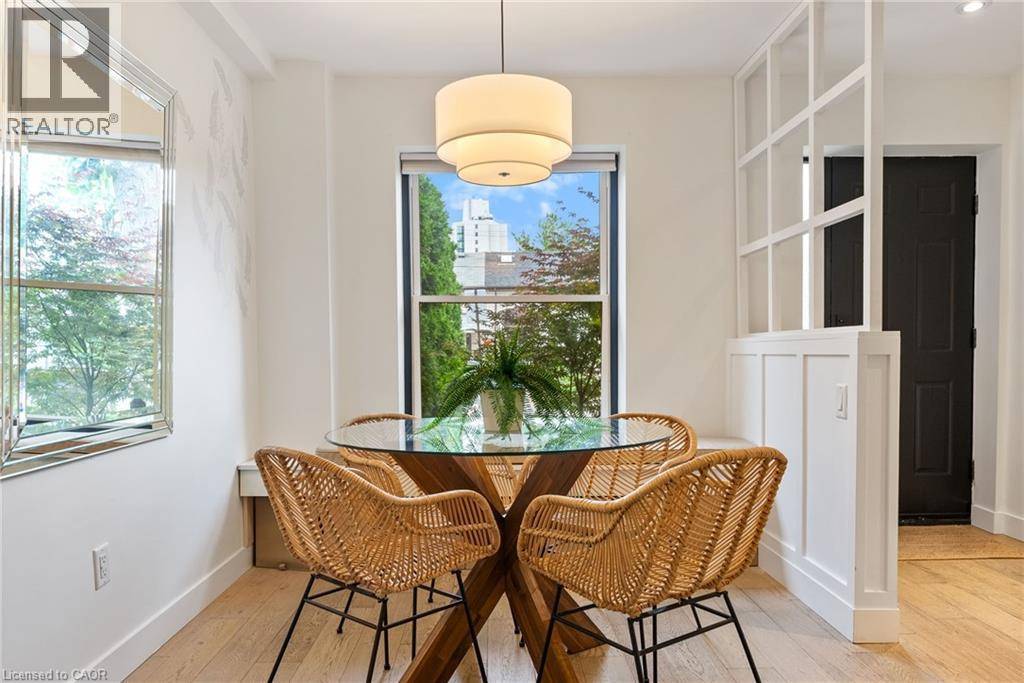 Hamilton, ON L8L1E6,23 MACAULAY ST West #2