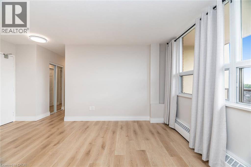 Hamilton, ON L8K5J5,15 NICKLAUS DR #605