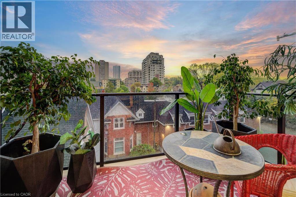 Kitchener, ON N2G0C4,399 QUEEN ST South #417