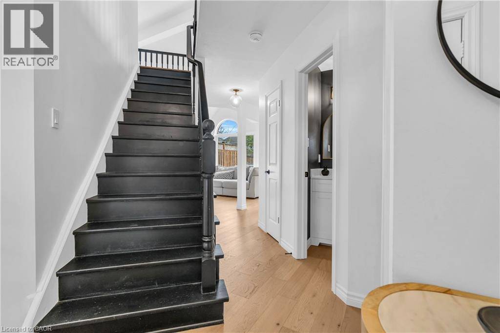 Guelph, ON N1L1H8,9 GAW Crescent