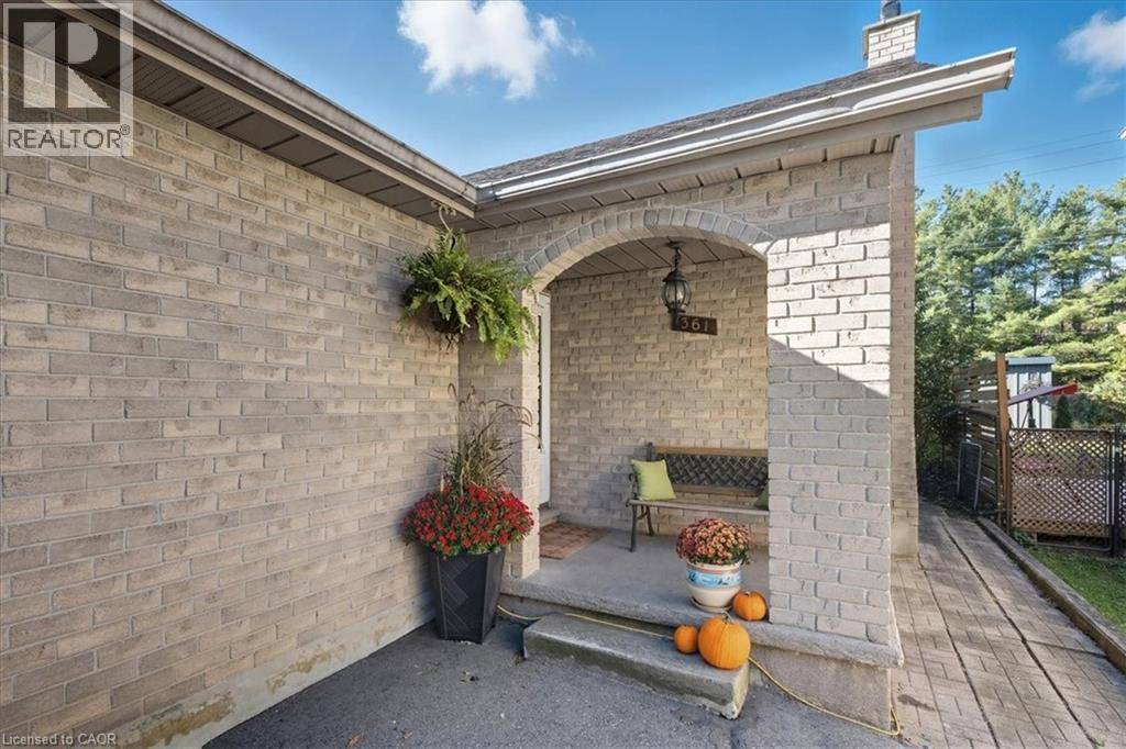 Waterloo, ON N2V1M3,361 CORNERBROOK Place