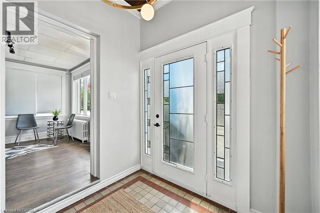 Hamilton, ON L8M1N5,1047 MAIN Street E