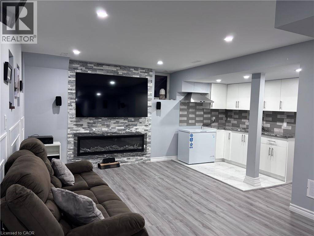 Burlington, ON L7M0M9,4272 MURVEL AVE #Lower