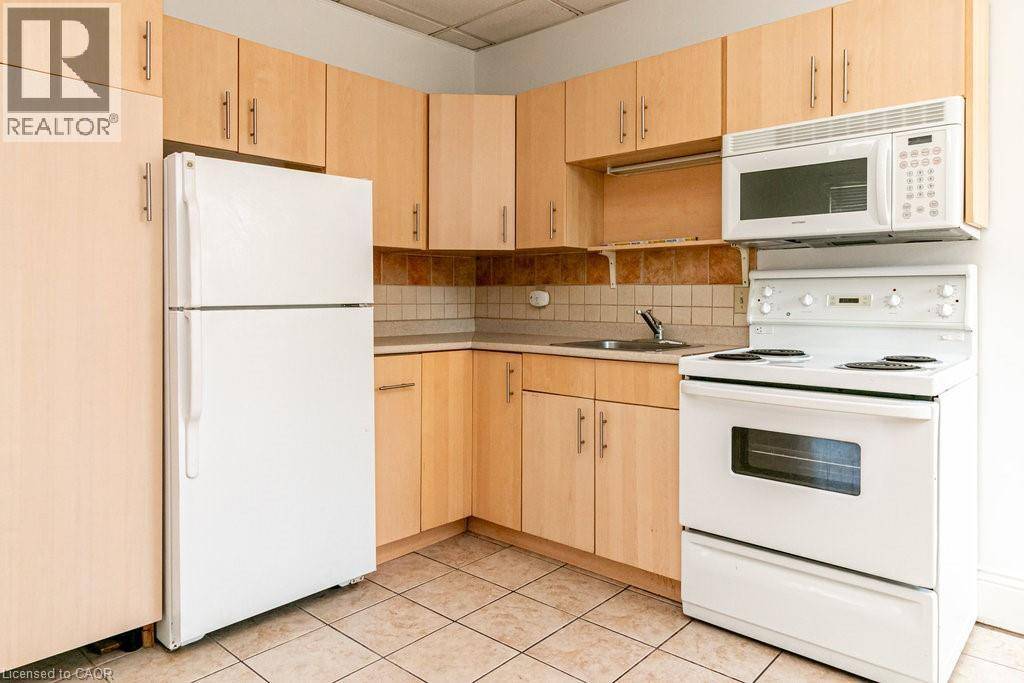 Hamilton, ON L8P1A9,266 KING Street W