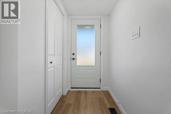 Hamilton, ON L8V3N2,879 UPPER SHERMAN Avenue