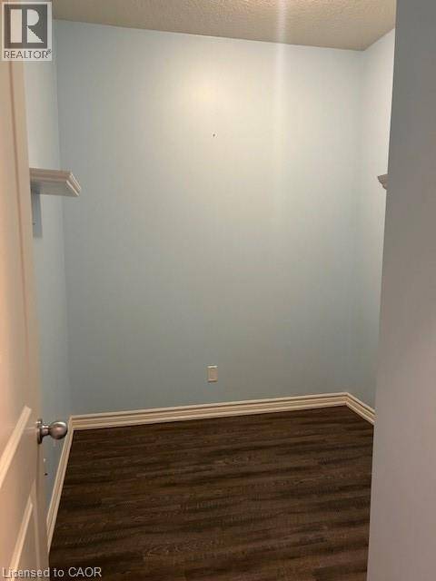 Burlington, ON L7L0E9,5327 UPPER MIDDLE RD #211