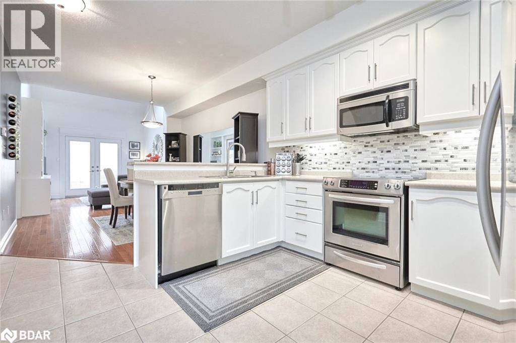 Barrie, ON L4N4G1,125 HURONIA RD #11