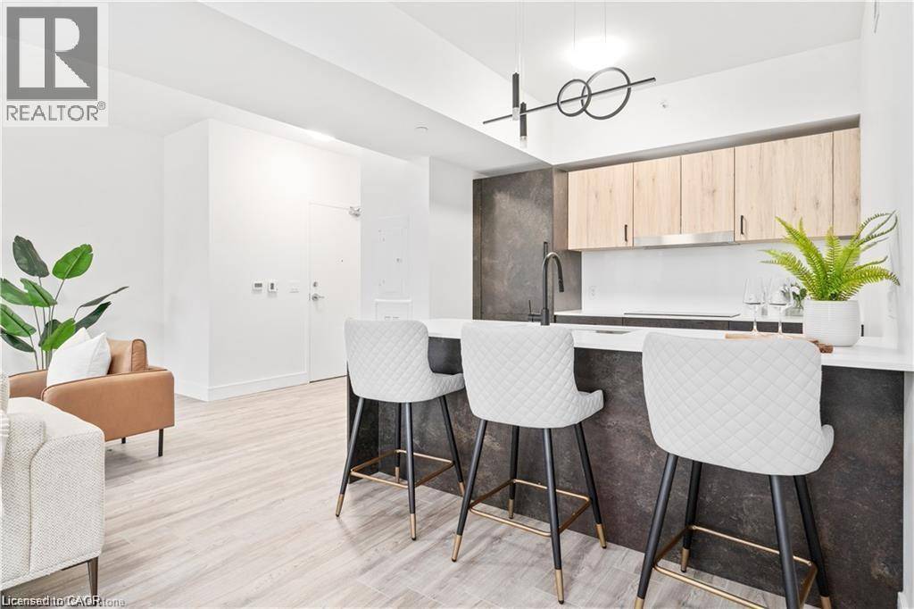 Belleville, ON K8P1A1,2 DUNDAS ST West #402