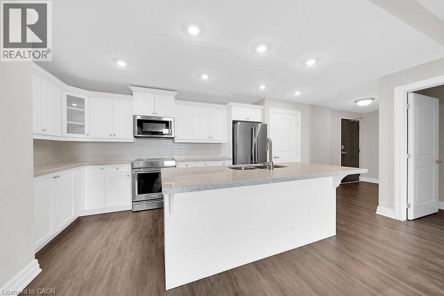 Burlington, ON L7N1M8,3290 NEW ST #418