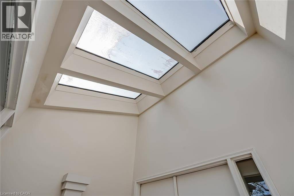 Burlington, ON L7L1E3,4189 INGLEWOOD Drive