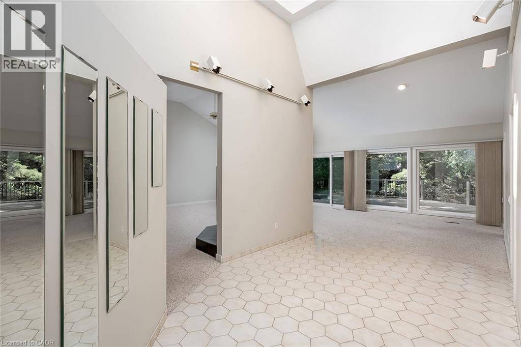 Burlington, ON L7L1E3,4189 INGLEWOOD Drive