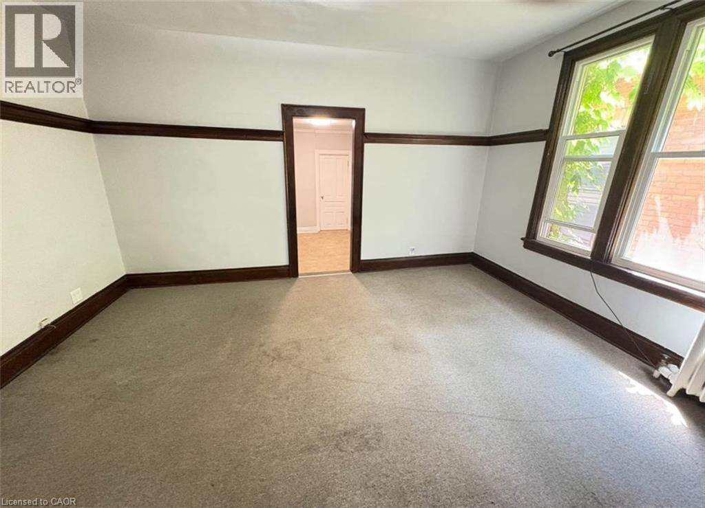 Hamilton, ON L8N2X4,35 GRANT AVE #2