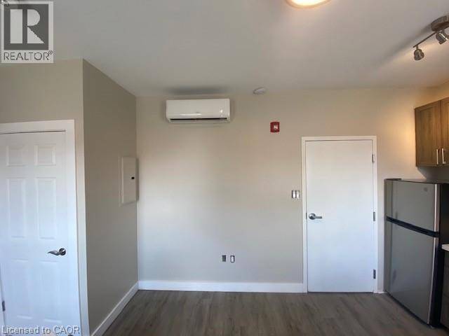 Hamilton, ON L8N1N4,161 WELLINGTON ST North #204