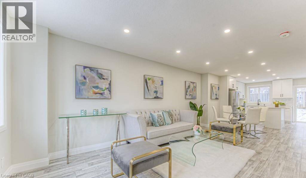 Kitchener, ON N2M1T3,152 OVERLEA Drive