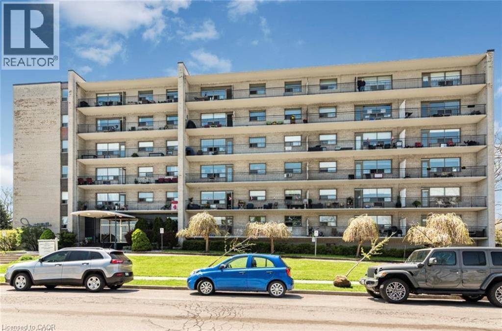 Hamilton, ON L9A1B1,222 CONCESSION ST #104