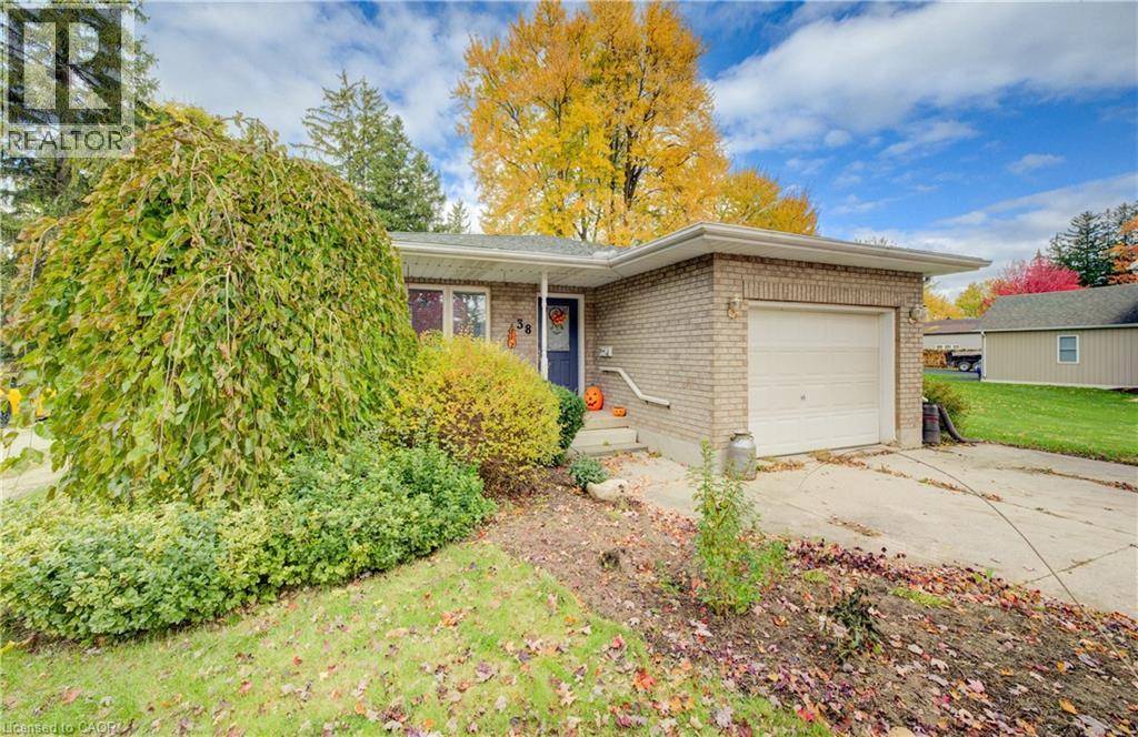 Milverton, ON N0K1M0,38 MILL Street E