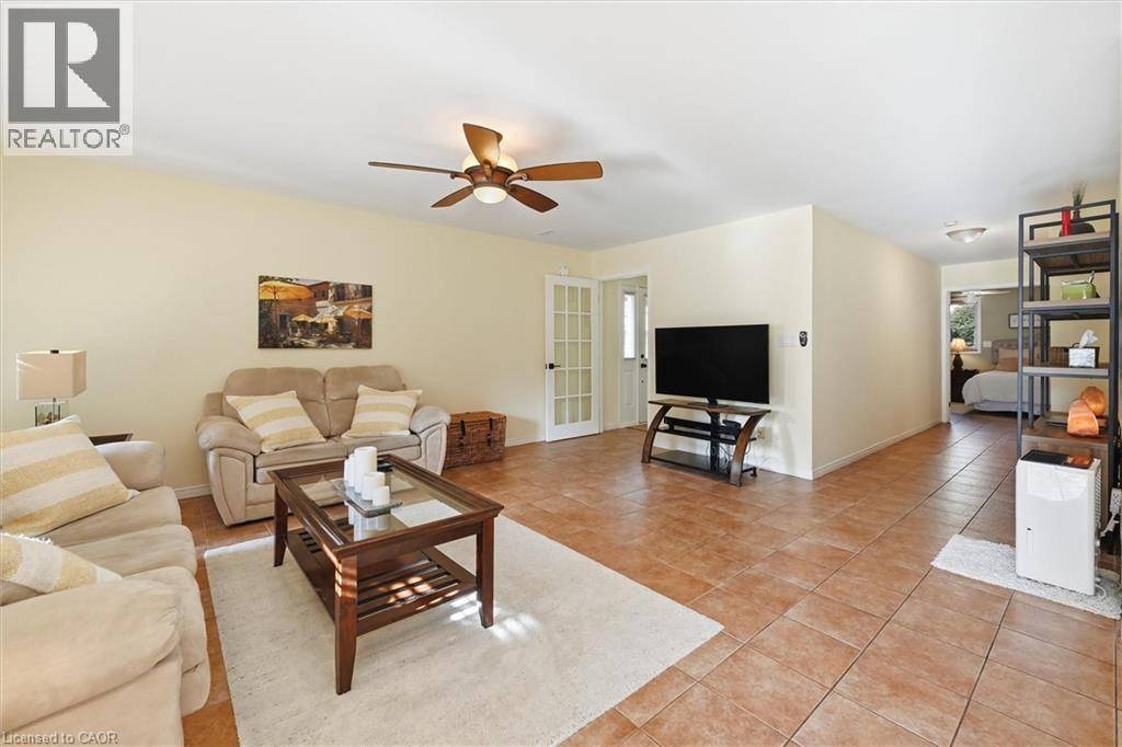 Hamilton, ON L8H7C2,21 ARDEN Avenue