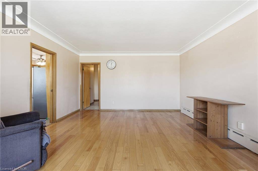 St. Catharines, ON L2M4Z6,247 GRANTHAM Avenue