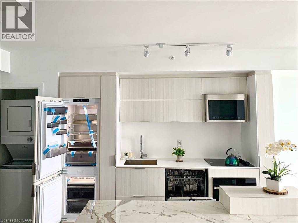 Burlington, ON L7R0G9,370 MARTHA ST #806