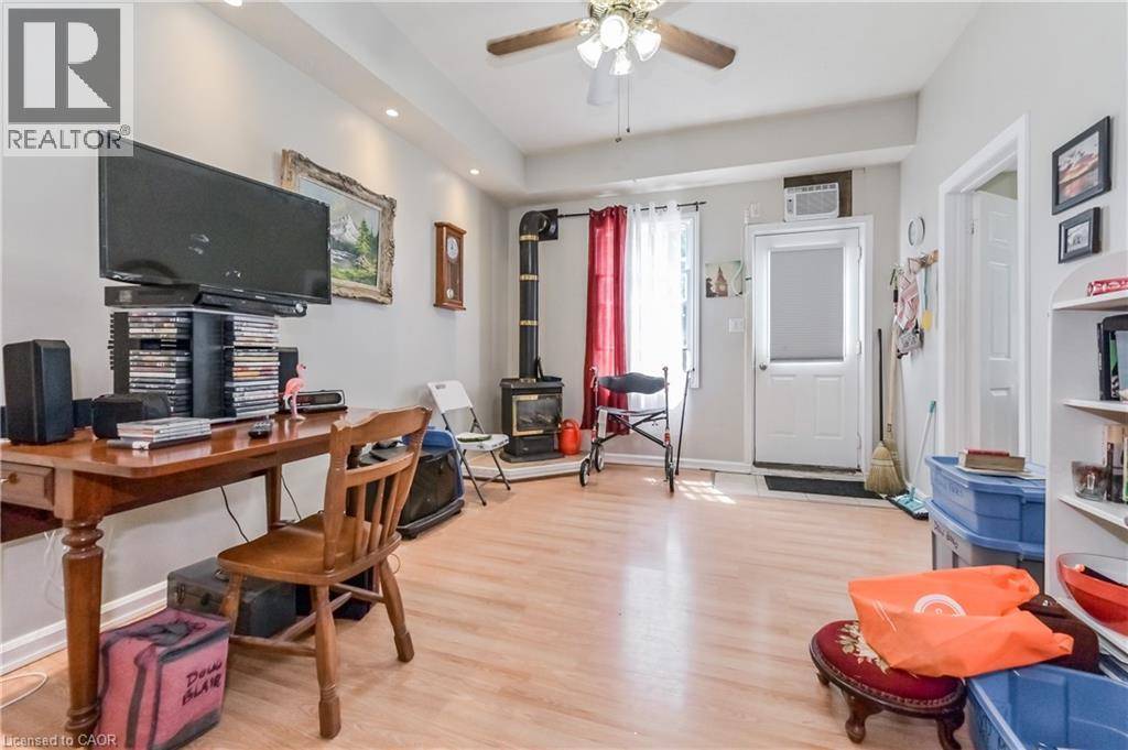 Palmerston, ON N0G2P0,213 MAIN Street E