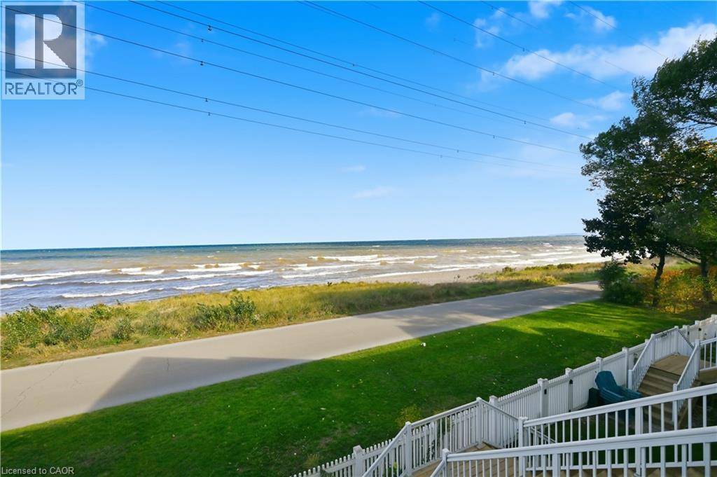 Hamilton, ON L8H6W4,337 BEACH BLVD #7