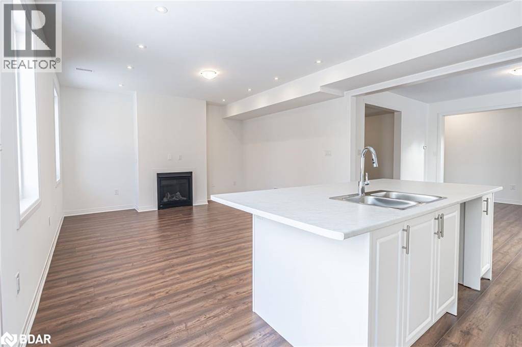 Barrie, ON L9J0L1,112 WEST OAK Trail