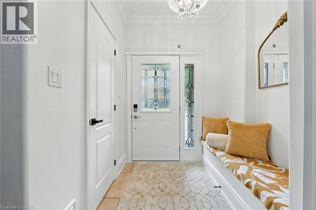 Hamilton, ON L8P1R7,199 HUNTER Street W