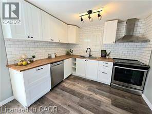 Cambridge, ON N1R8J2,995 ELGIN Street N