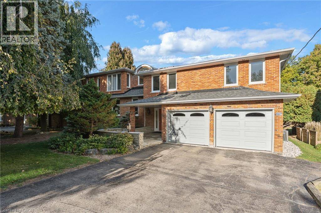 Ancaster, ON L9G3H6,887 MONTGOMERY Drive