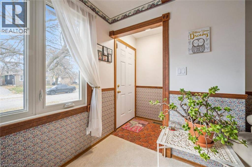 Cambridge, ON N1S4C5,217 JOHANNA Drive