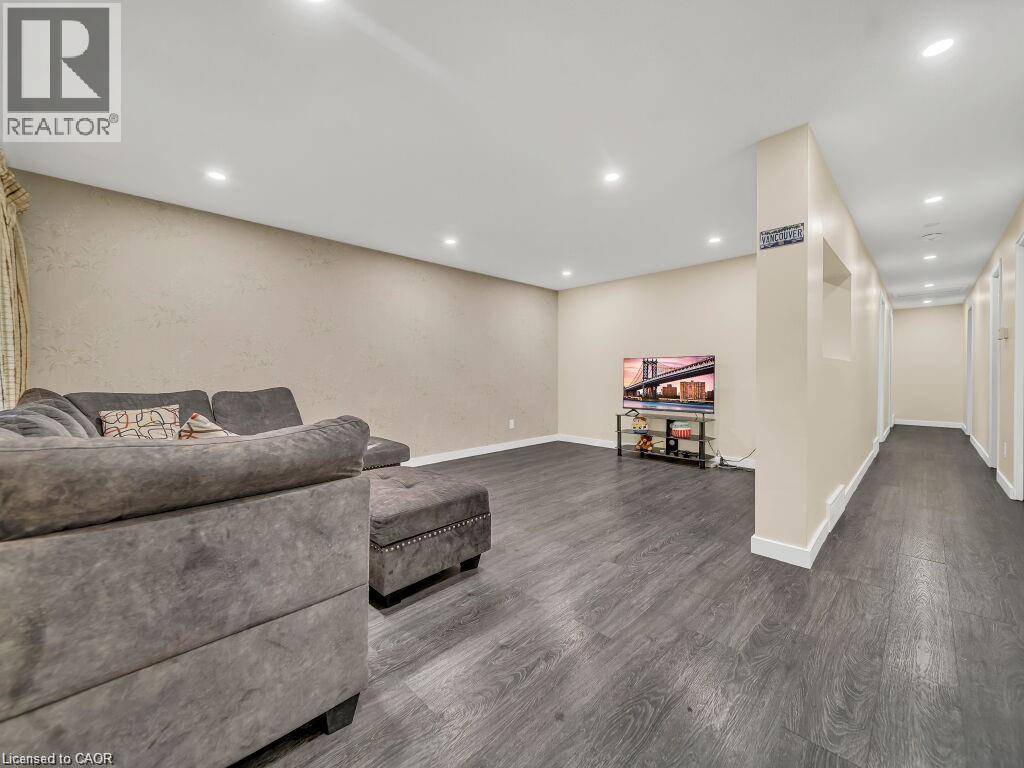 Kitchener, ON N2C1Z3,34 BELWOOD Crescent