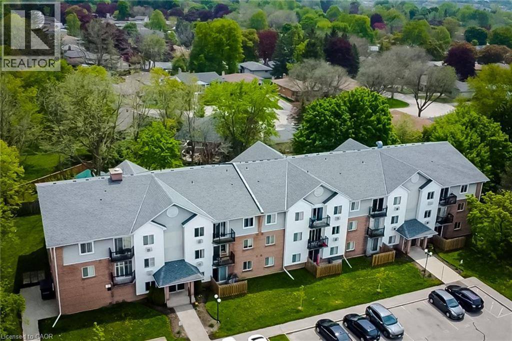 Waterloo, ON N2K3M6,270 EIWO CT #208