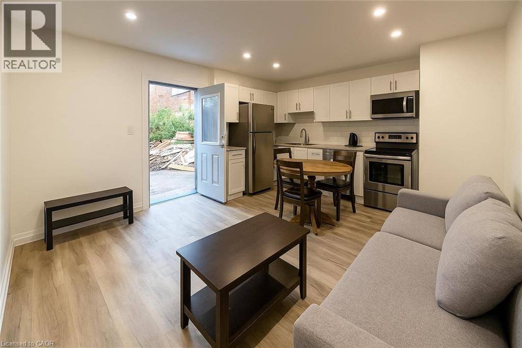 St. Catharines, ON L2R2Y8,27 QUEENSTON ST #5