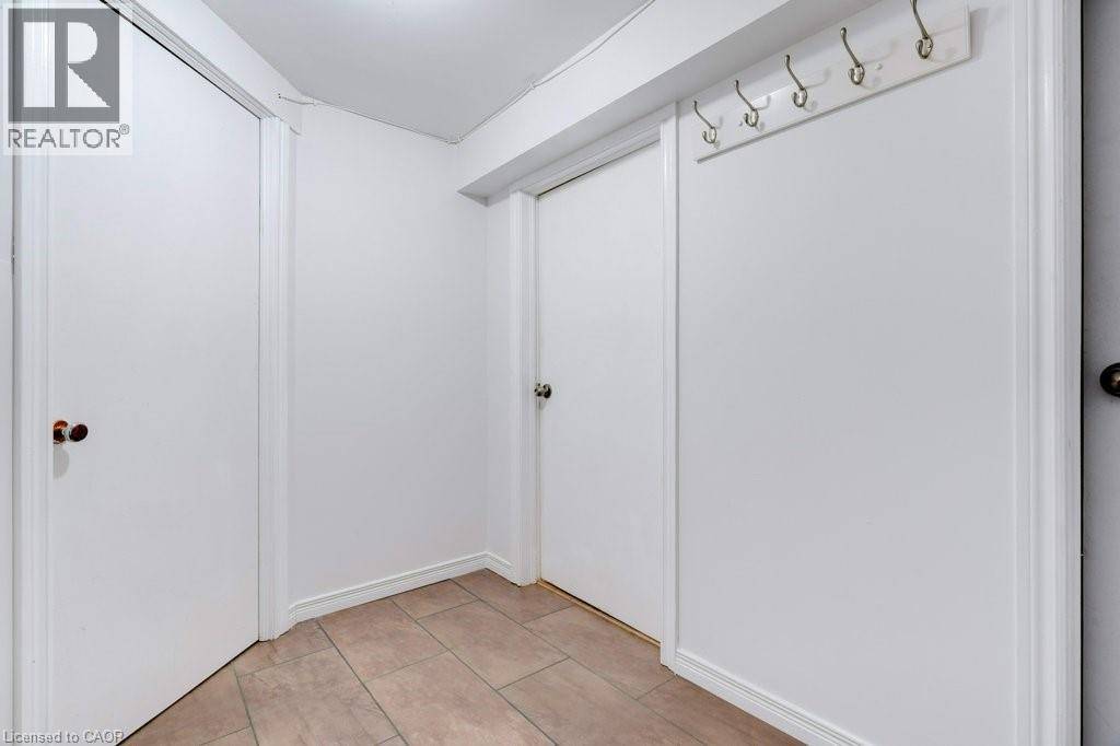 Burlington, ON L7R1Y6,2217 GHENT Avenue