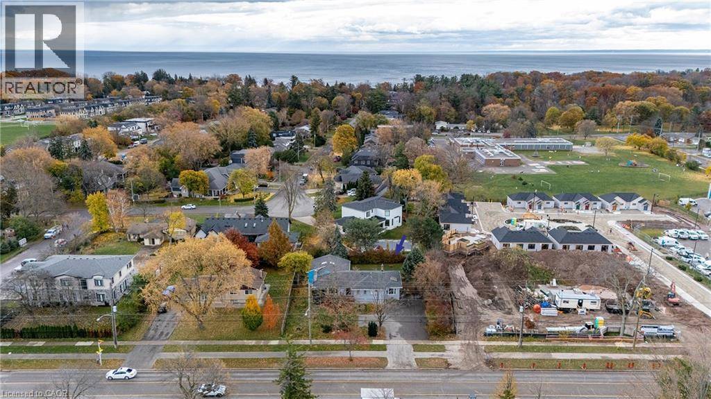 Oakville, ON L6L1Z2,1242 REBECCA Street