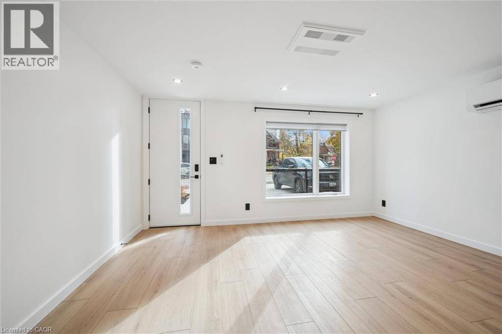 Waterloo, ON N2J1B9,66 UNION ST #1