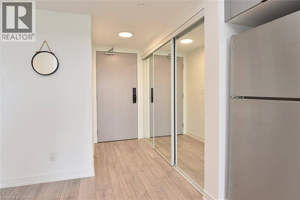 Burlington, ON L7M2A7,3200 DAKOTA Common #B1006