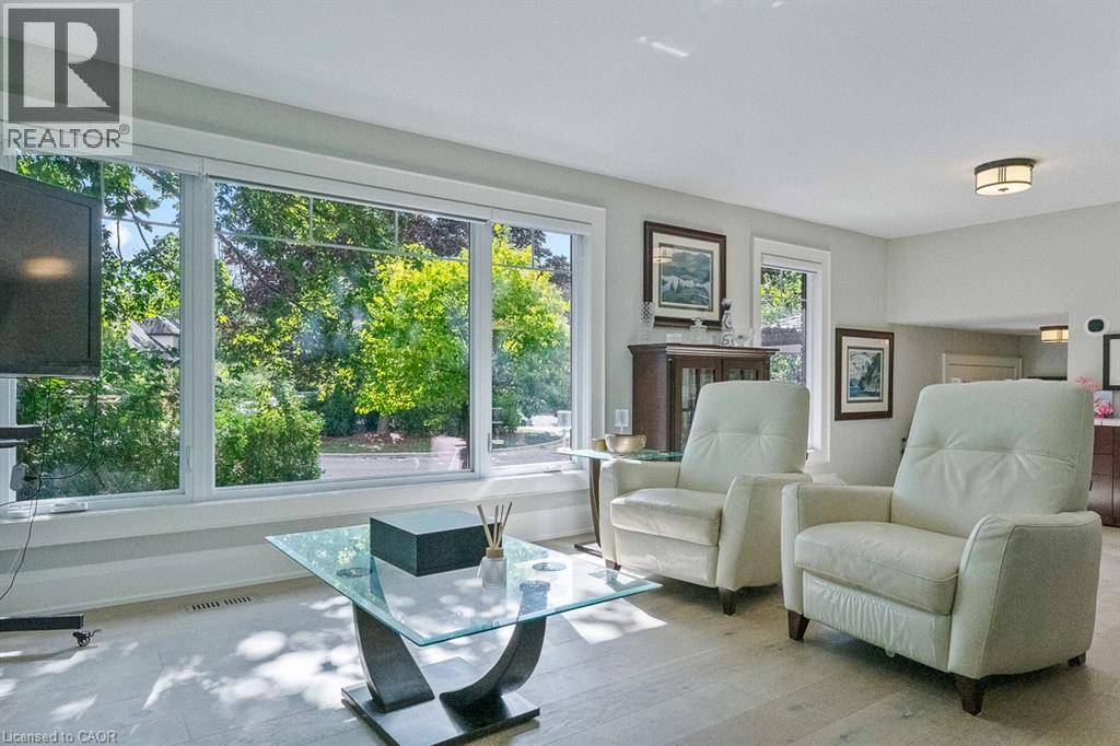 Oakville, ON L6L5L9,231 SOUTHWOOD Court