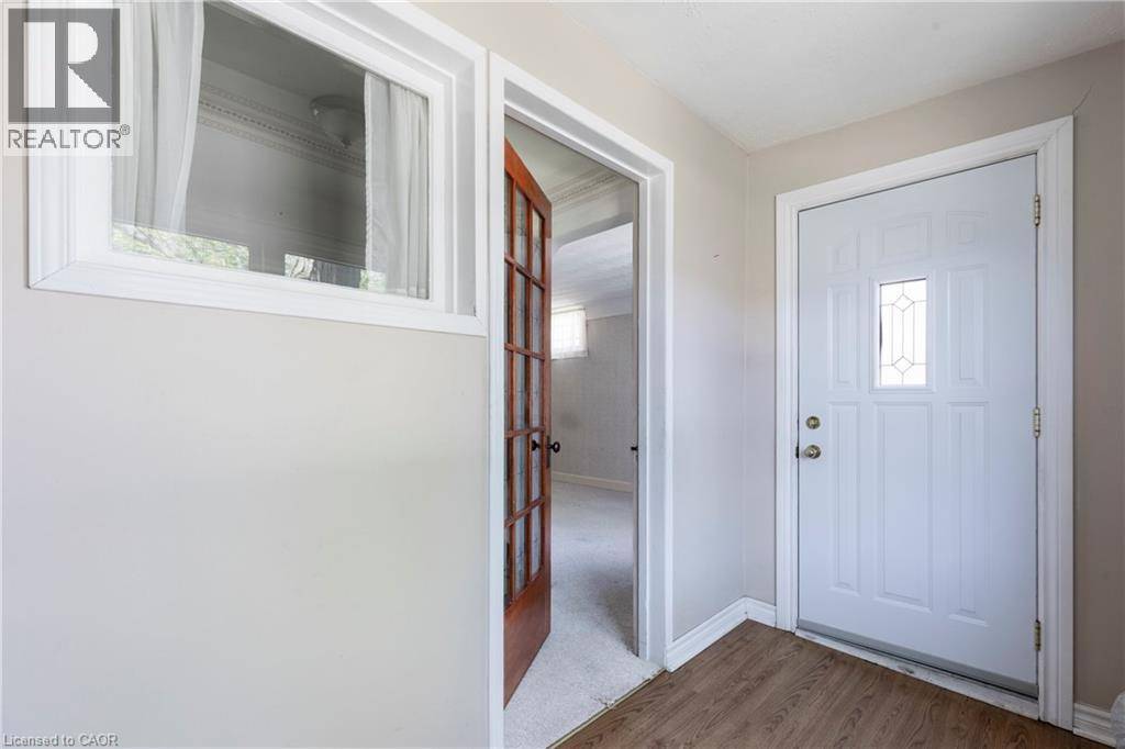 Hamilton, ON L8H5A3,27 BARONS Avenue N