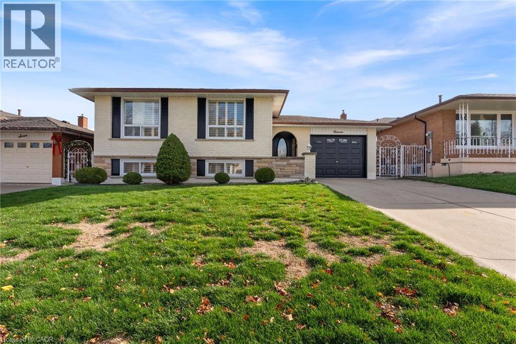 Hamilton, ON L8K6E0,11 MARCELLA Crescent