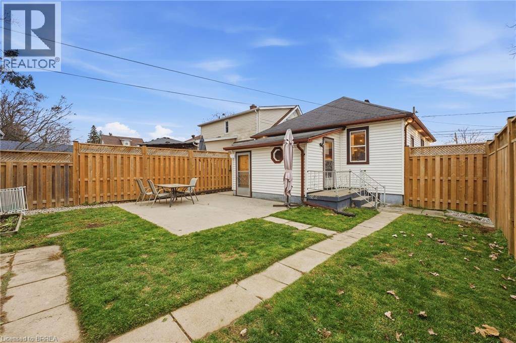 Brantford, ON N3S4A9,366 WELLINGTON Street